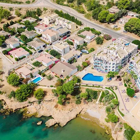 - Sleeps6 - Pool - Seaview - Petfriendly Apartment *
