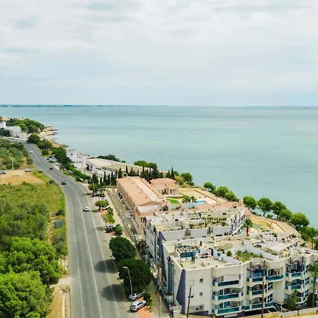 Apartment - Sleeps6 - Pool - Seaview - Petfriendly