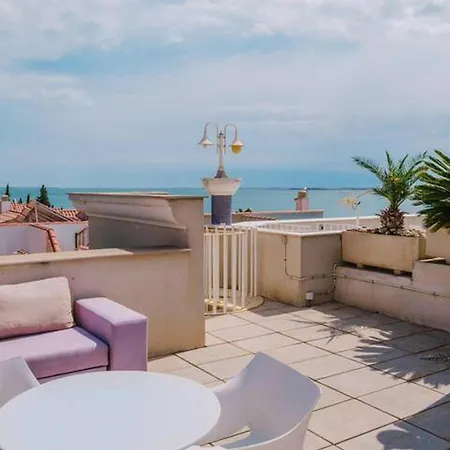 - Sleeps6 - Pool - Seaview - Petfriendly